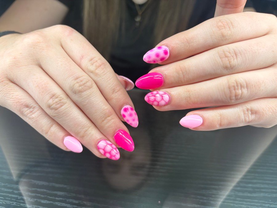 Hot pink polka dot nails
